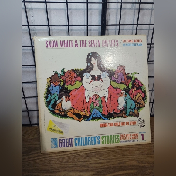 Snow White & The Seven Dwarfs Vinyl Record - Picture 1 of 4